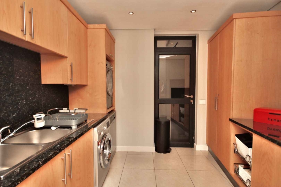 To Let 3 Bedroom Property for Rent in Sunset Beach Western Cape